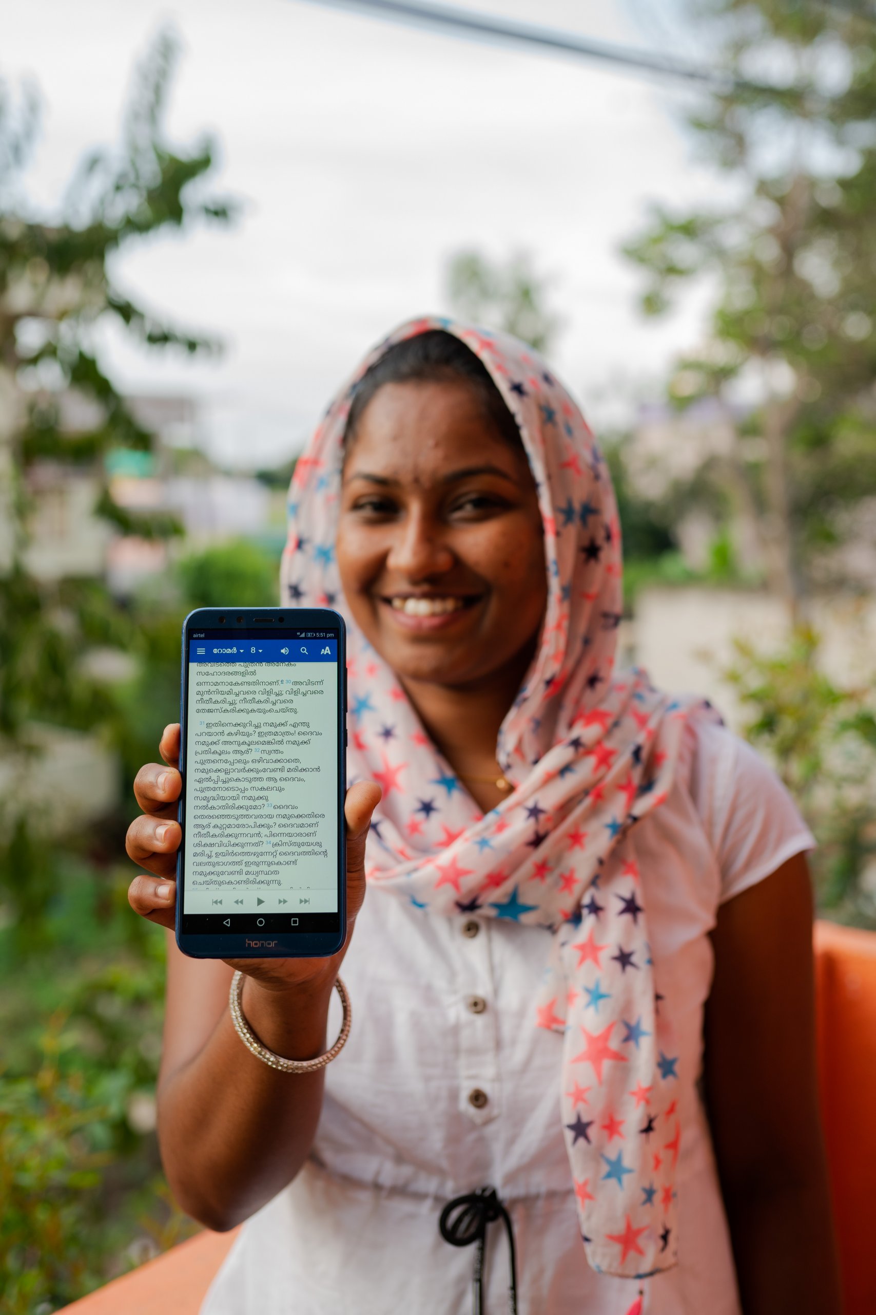 قائد كنيسة منزليَّة في الشرق الأوسط